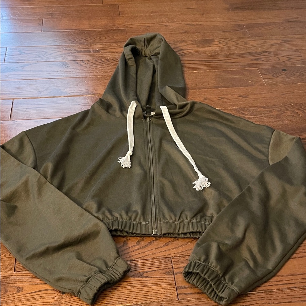 🔥 2/$25 - Olive Green Cropped Hoodie